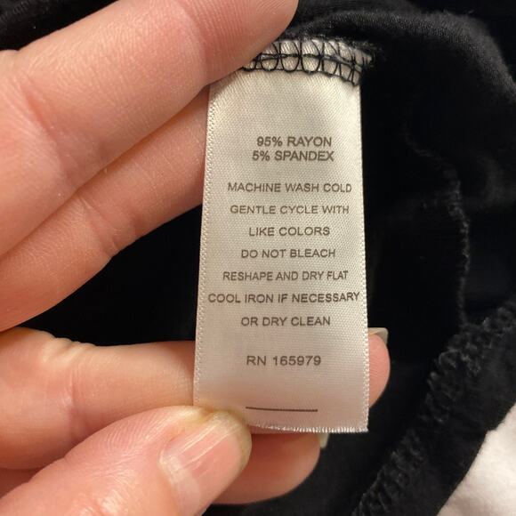 Minimalist Black High-Low Tunic Top Cable & Gauge Size XL - Picture 4 of 6